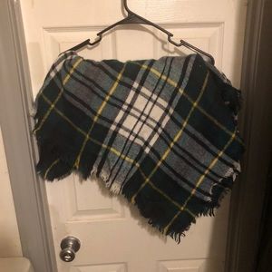 A blanket scarf